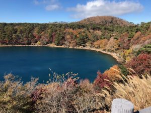 えびの高原不動池の紅葉 ひなもりオートキャンプ場